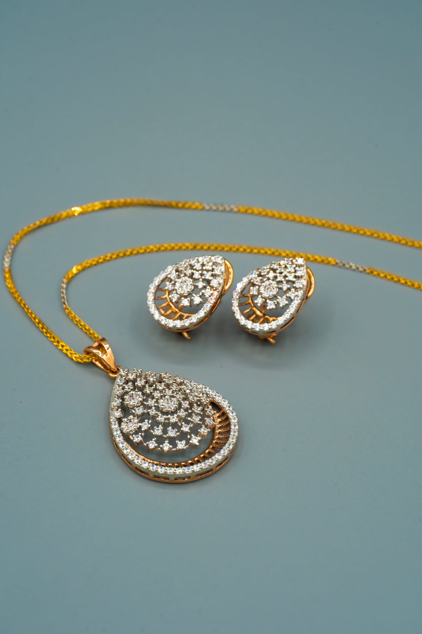 Radiant Teardrop Gold and Diamond Jewelry Set