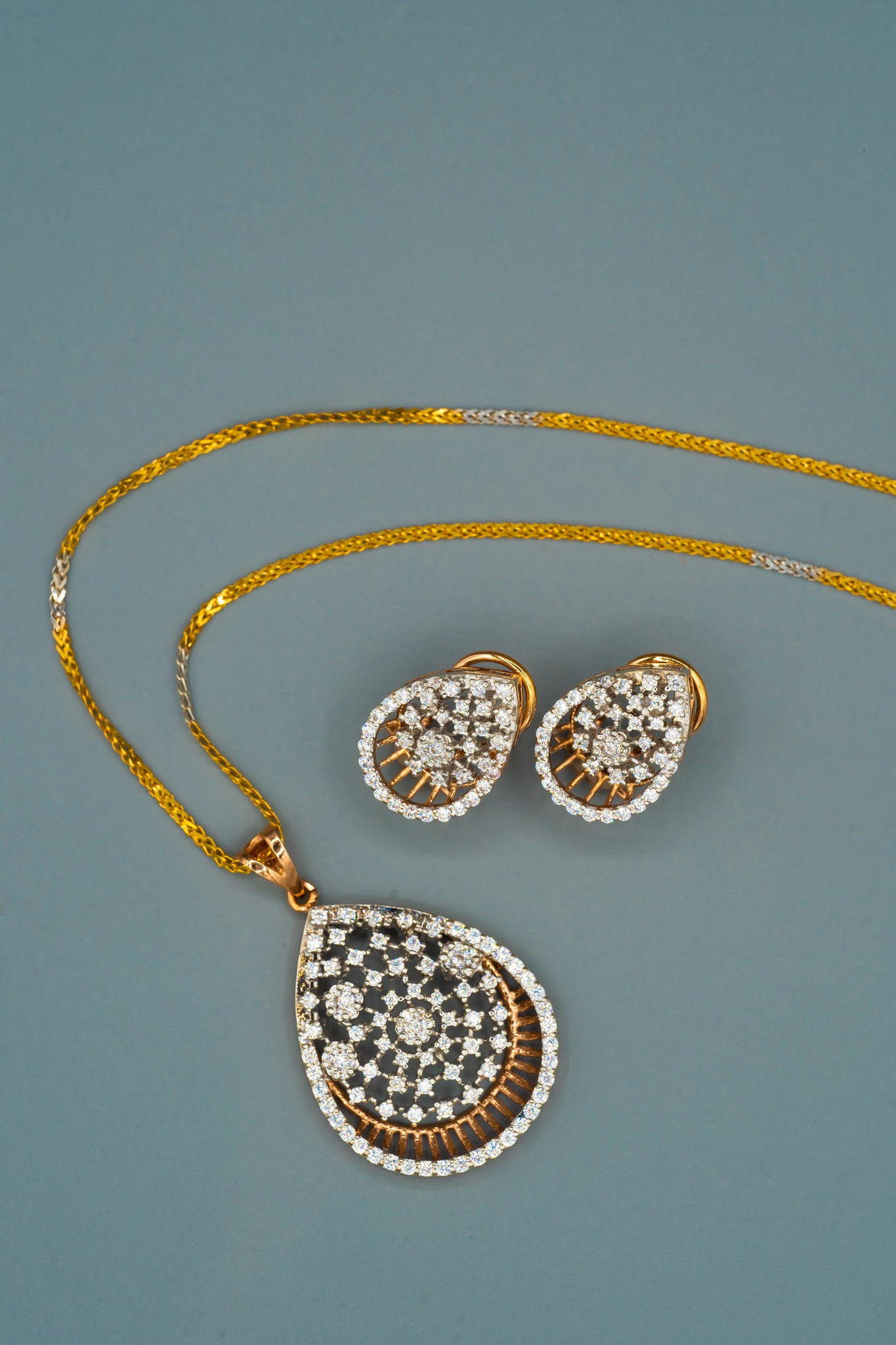 Radiant Teardrop Gold and Diamond Jewelry Set